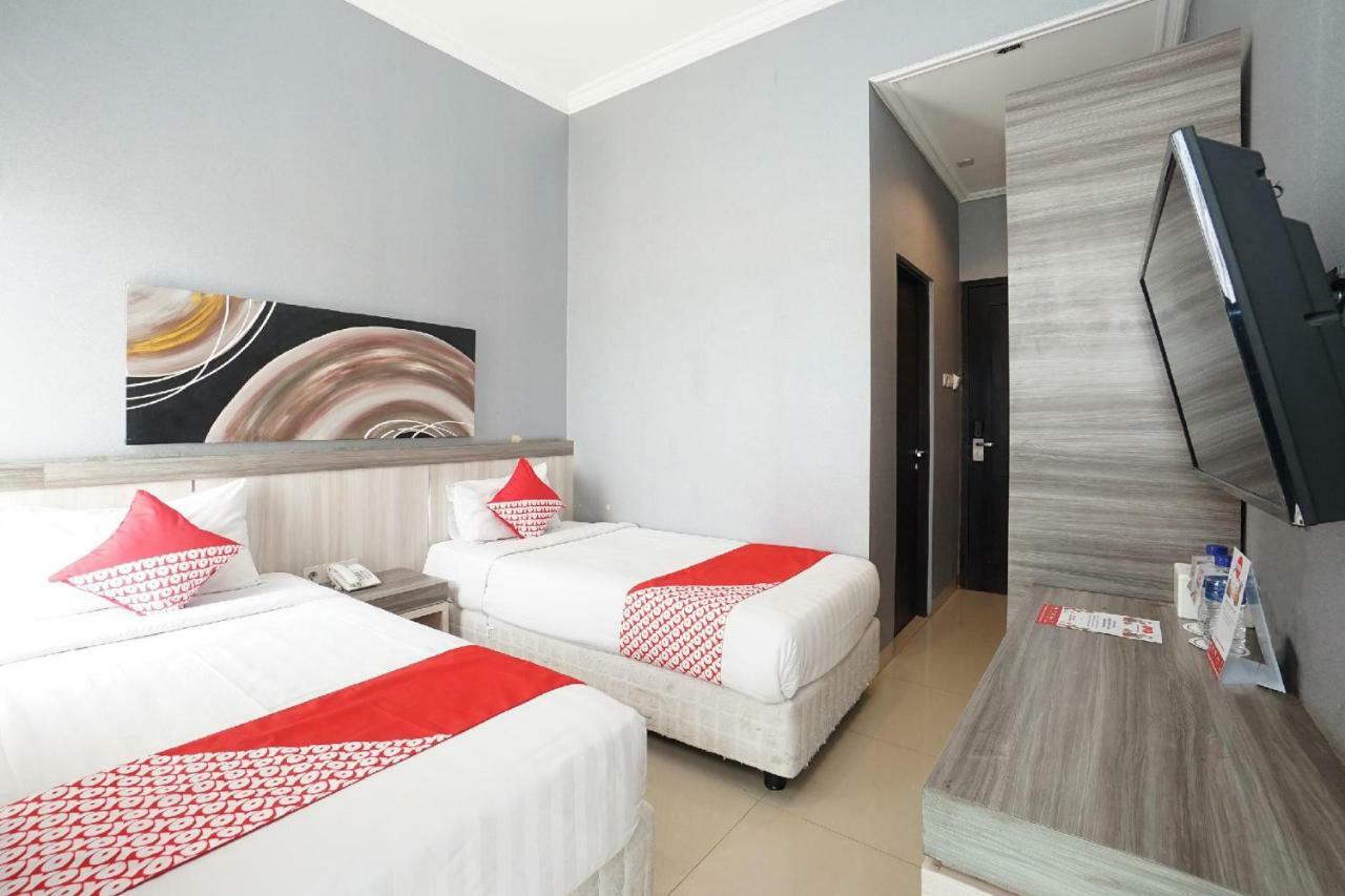 Oyo 289 Hotel Dalwa Syariah Pasuruan Kültér fotó