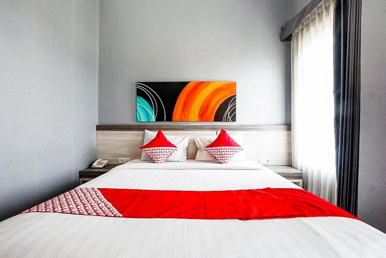 Oyo 289 Hotel Dalwa Syariah Pasuruan Kültér fotó