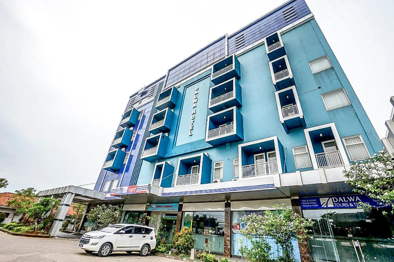 Oyo 289 Hotel Dalwa Syariah Pasuruan Kültér fotó