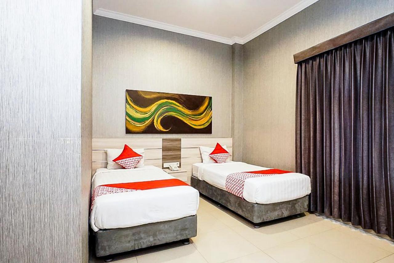 Oyo 289 Hotel Dalwa Syariah Pasuruan Kültér fotó