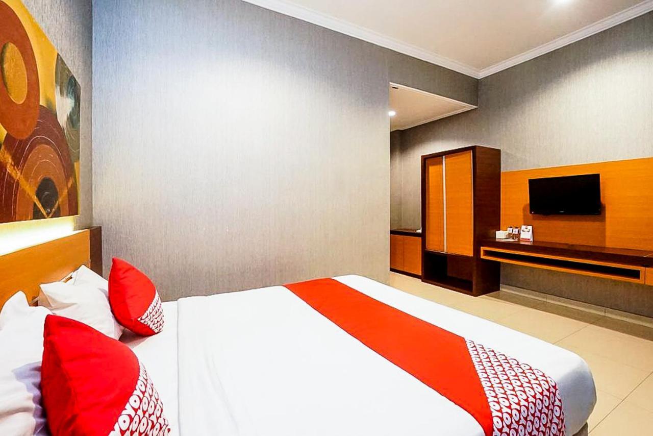 Oyo 289 Hotel Dalwa Syariah Pasuruan Kültér fotó
